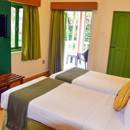 Bambolim Beach Resort Exterior photo